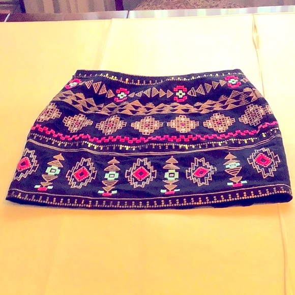 Mini skirt - Picture 3 of 10